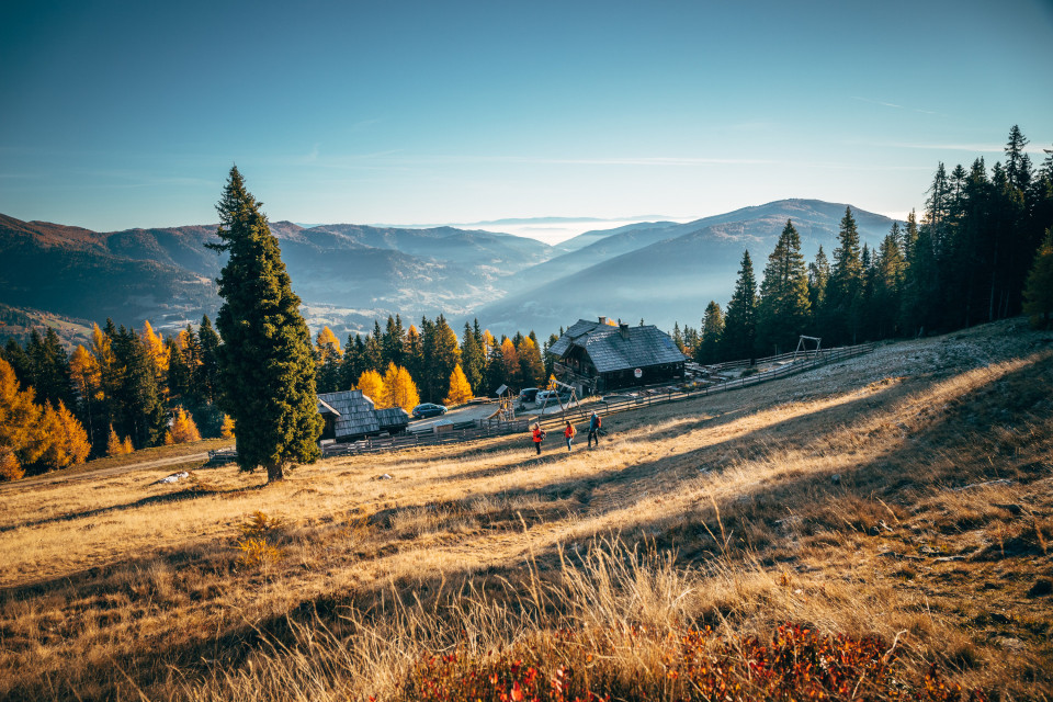 Region Villach Tourismus_Herbst_Verditz_Schwarzseehütte_Infrastil Kopie